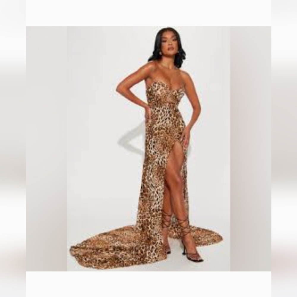 Fashion Nova Strapless Leopard Print Dress